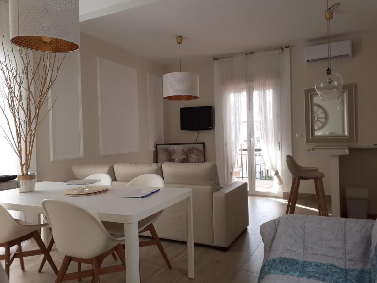 La Casa De Leon Xiii.Terraza Privada. Parejas Apartment Seville Luaran gambar